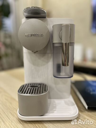 Кофемашина Nespresso Lattissima One