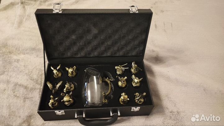 Набор рюмок-перевертышей 12шт +графин в кейсе