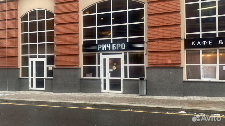 Требуются официант