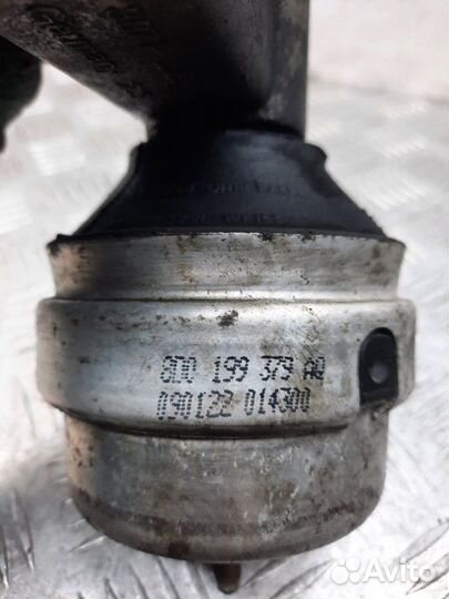 Подушка двигателя Audi A6 седан 1.8 AWT 2002