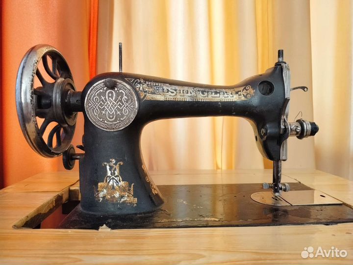 Швейная машина Singer