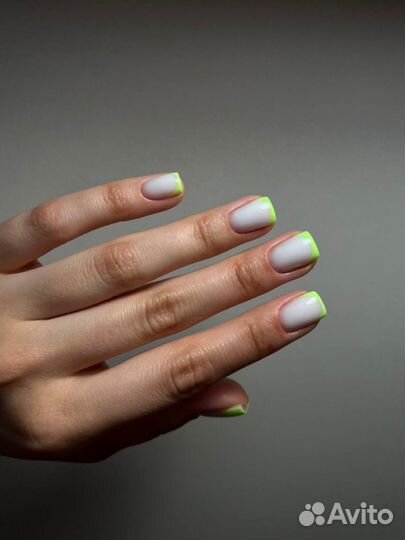 Маникюр с покрытием гель лак, наращивание ногтей