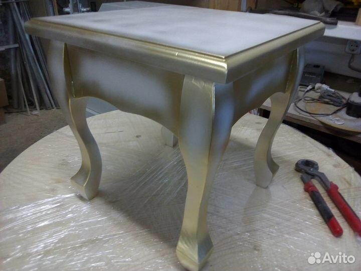 Двери,Столы,стулья,кровати