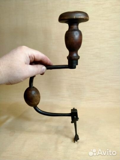 Коловорот старинный, дрель ручная