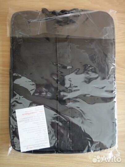 Чехол Uniqlo для планшета, ультрабука. Новый