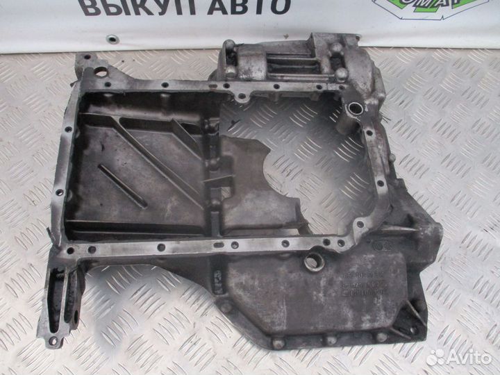 Поддон двигателя верхний Audi A6 C5 2.5 AKN