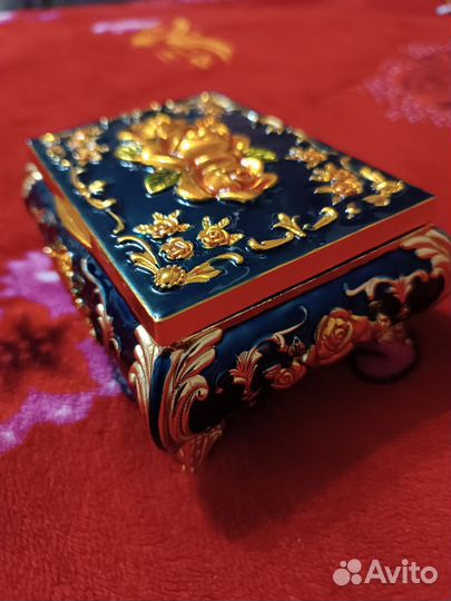 Шкатулка для ювелирных украшений