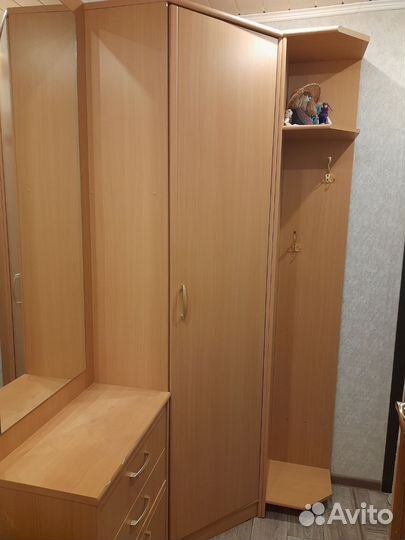 Угловой шкаф в прихожую бу