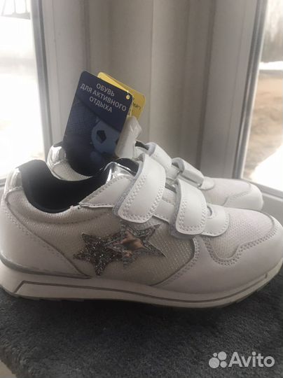 Кроссовки для девочки