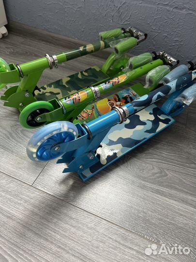 Самокат детский складной новый