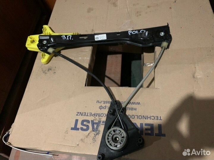 Стеклоподъемник задний правый Volkswagen Polo