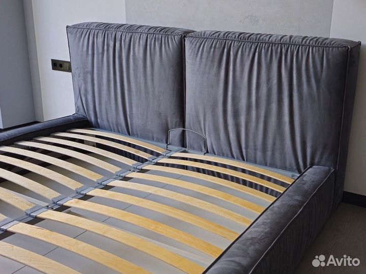 Кровать двуспальная мягкая велюр