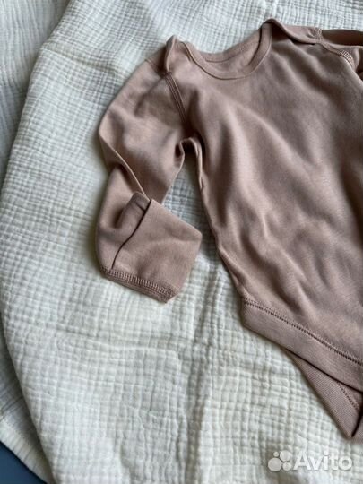 Комплект на малыша боди и штанишки 62-68