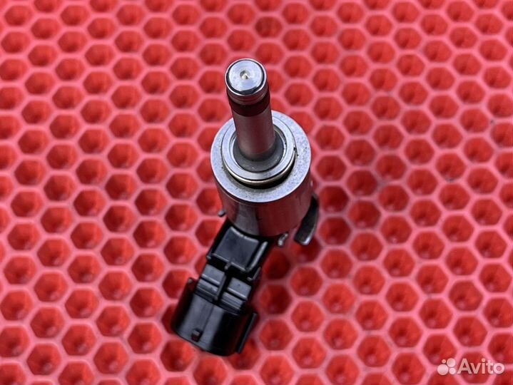 Форсунка топливная Renault Clio 166005721R