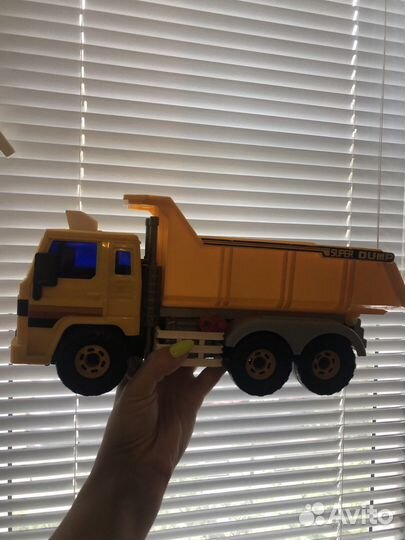 Машинка грузовая