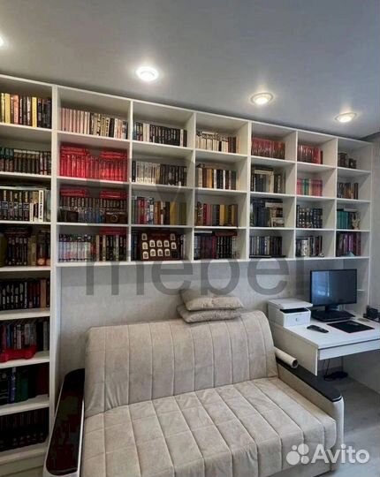 Книжный шкаф