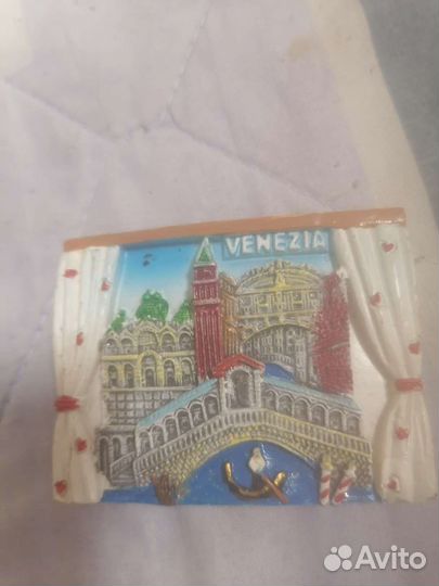 Магниты на холодильник из разных стран