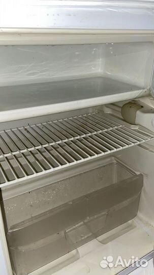 Холодильник маленький б/у
