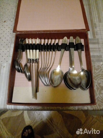 Продам столовый набор ложки вилки ножи