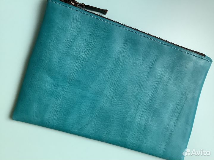 Косметичка из натуральной бирюзовой кожи
