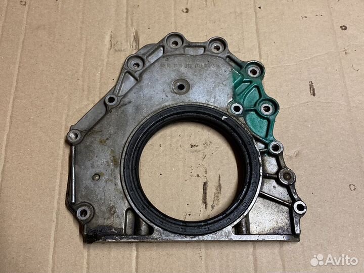 Крышка двигателя коленвала задняя Mercedes m119