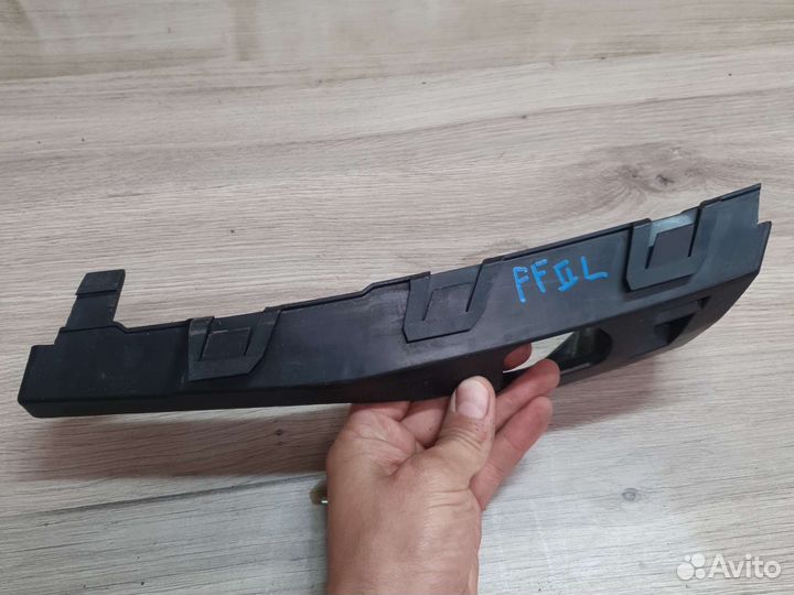 Кронштейн переднего бампера правый ford focus 2