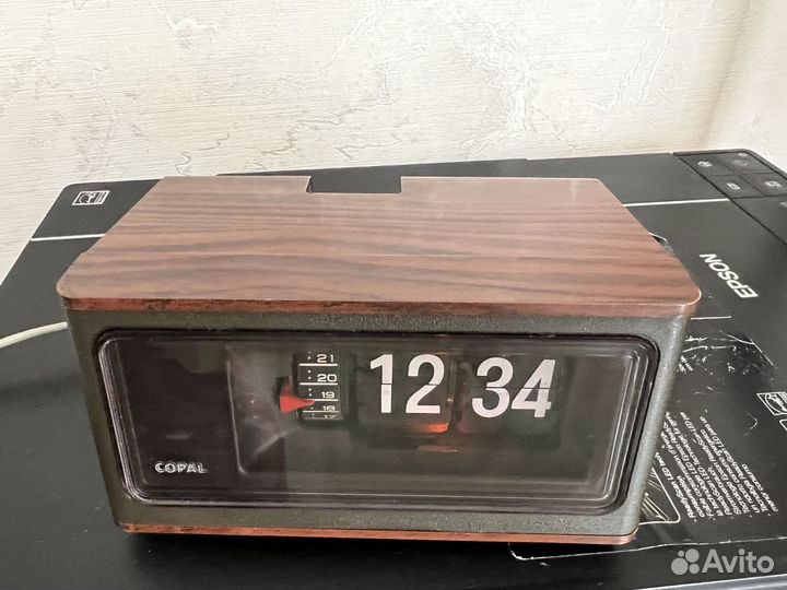 Перекидные часы Sony 8FC-59WL