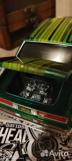 Модель автомобиля 1 24