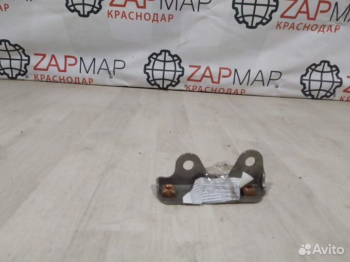 Кронштейн глушителя Volkswagen Touareg NF 2010