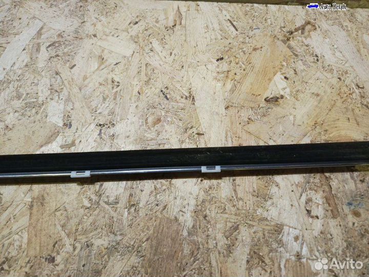 Lexus NX бархотка передней правой двери