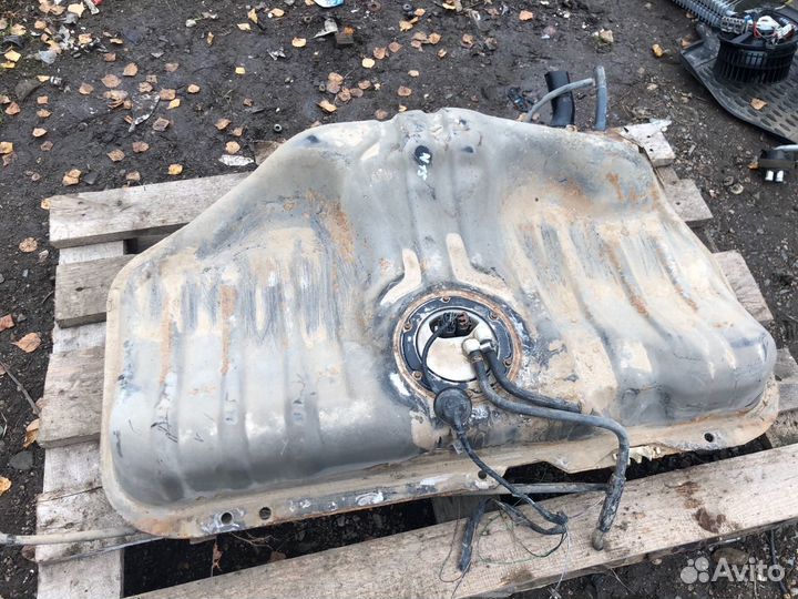 Топливный бак Nissan Almera N15 1.4 1998