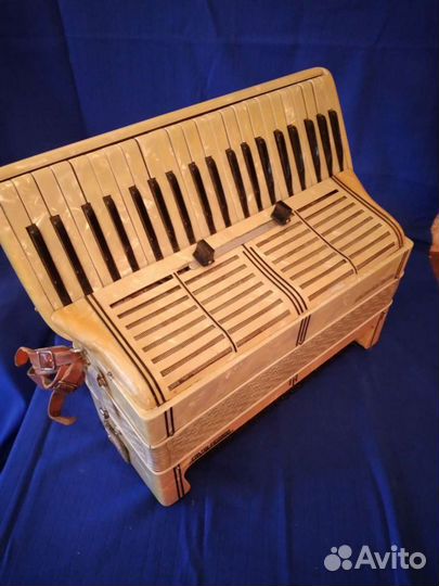 Аккордеон трофейный Италия перламутр