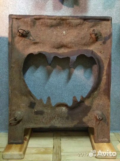 Камин чугунный портал