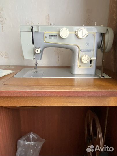 Швейная машина чайка