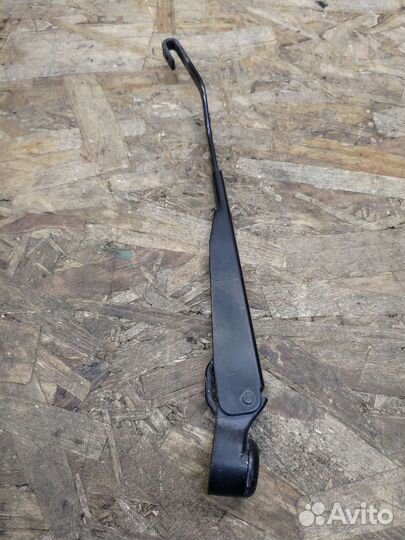 Поводок стеклоочистителя Додж караван Вояджер 01