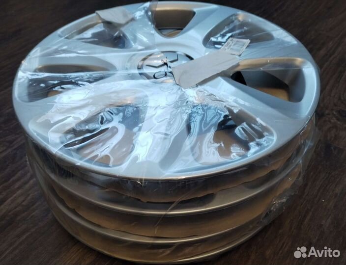 Колпаки Mitsubishi R16