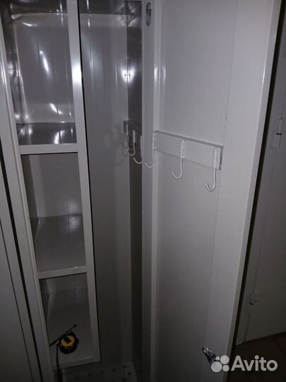 Шкаф металлический для одежды однодверный