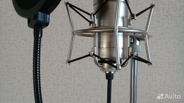 Студийный ламповый микрофон Nady TCM 1050