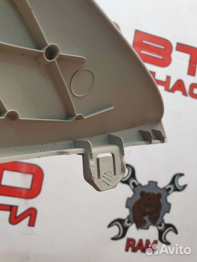 Обшивка стойки передняя правая Renault Sandero 2