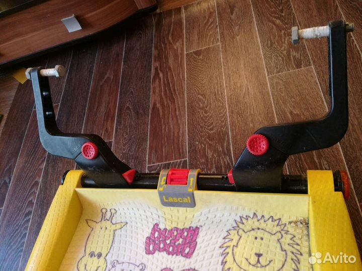 Подставка к коляске для ребенка