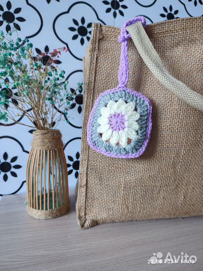 Чехол для наушников кроше вязаный бабушкин квадрат