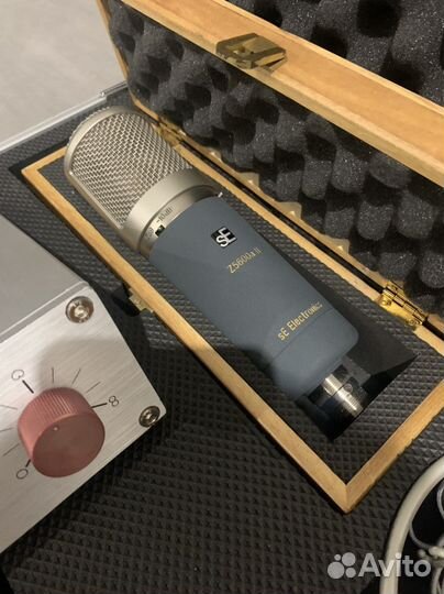 Студийный Микрофон SE z5600ii