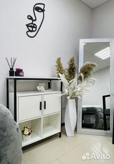 Мастер по наращиванию ресниц