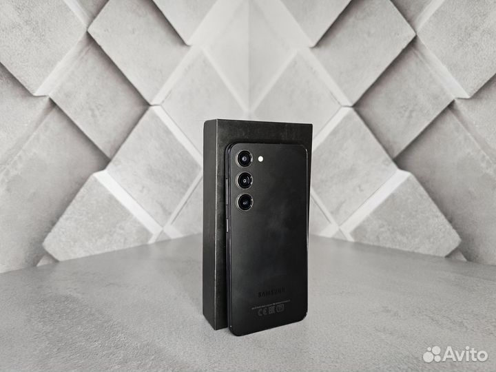 Samsung Galaxy S23, 8/128 ГБ