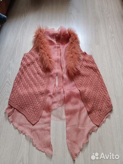 Безрукавка вязаная