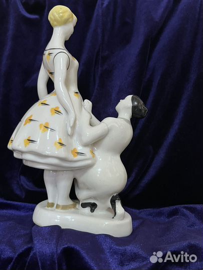 Статуэтка фарфор Примерка у портнихи зхк СССР