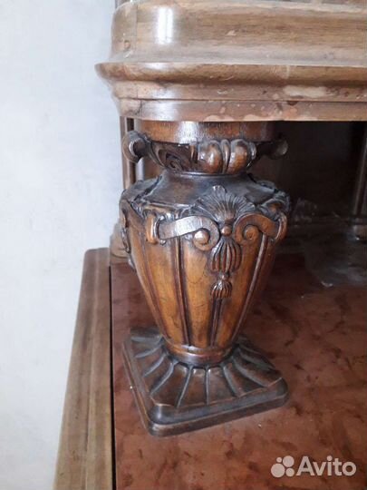 Старинный антикварный буфет