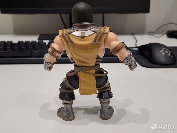 Коллекционная фигурка скорпиона из Mortala Kombat