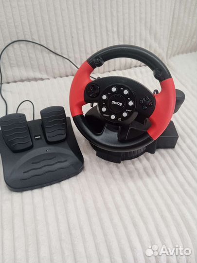 Игровой руль с педалями