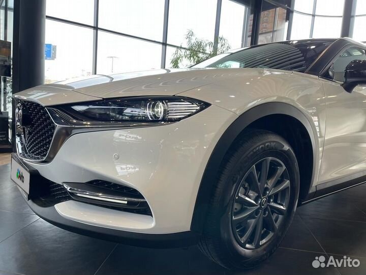Mazda CX-4, 2022